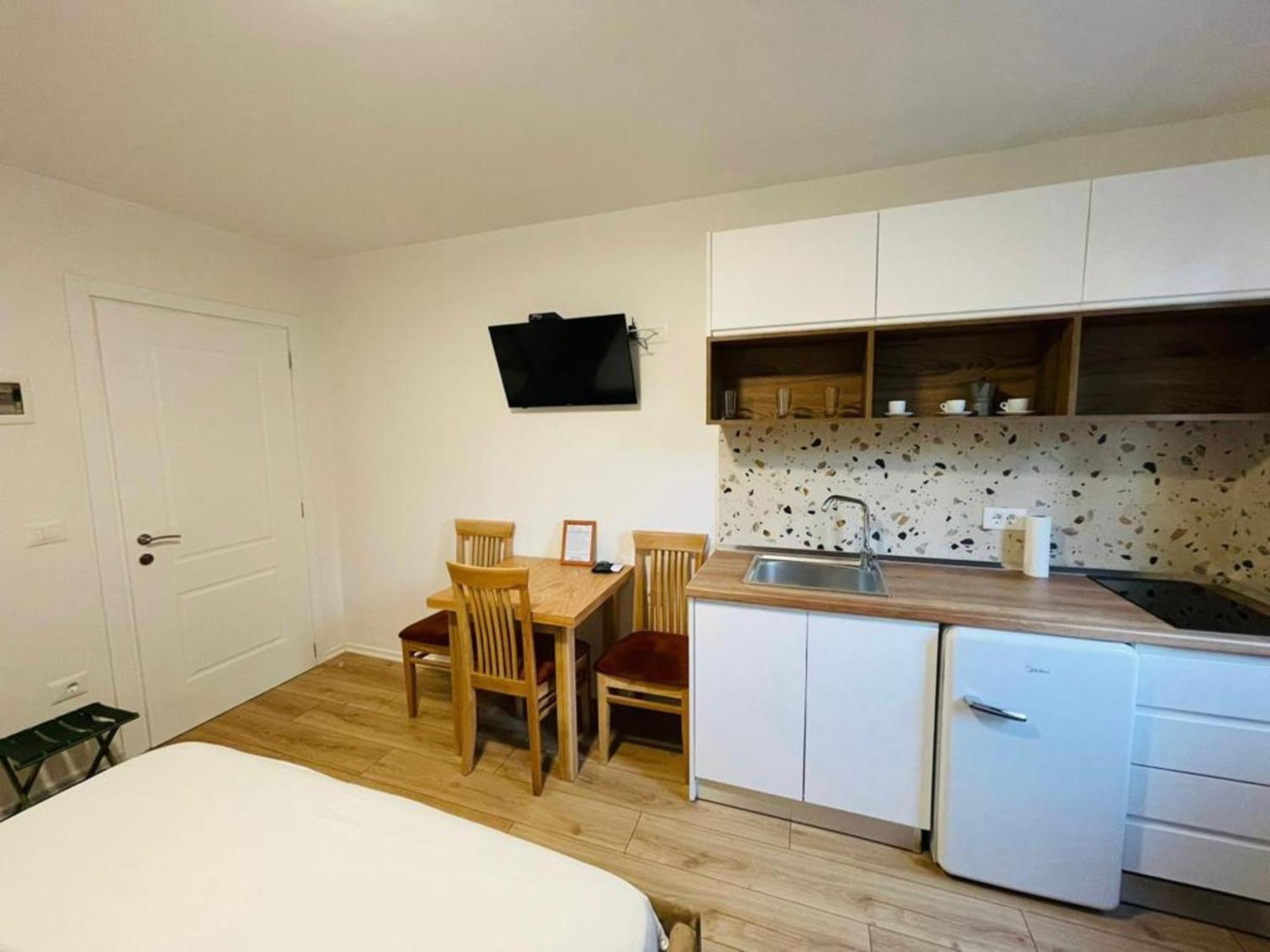 Sela Rent- City Rooms And Studio Apartments * Tirana